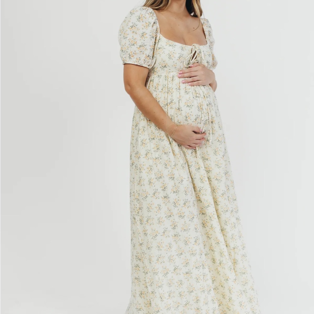 Chic Cream Floral Maxi Dress